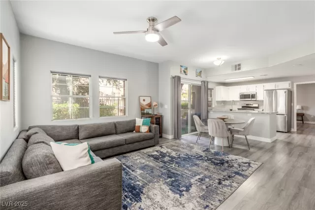 MLS: 2718863 Condo For Sale