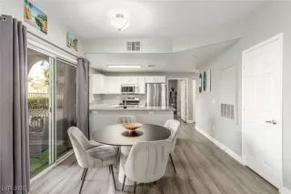 Photo #4: 2718863 Listing 