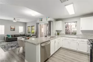 Photo #5: 2718863 Listing 