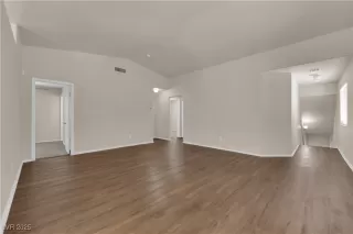 Photo #5: 2718868 Listing 