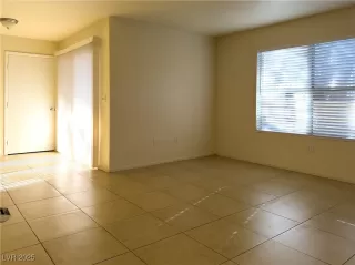 Photo #1: 2718881 Listing 