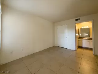 Photo #6: 2718881 Listing 