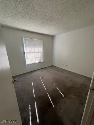 Photo #6: 2718911 Listing