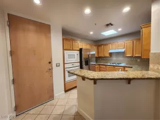 Photo #4: 2718925 Listing 