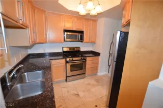 Photo #3: 2718930 Listing 