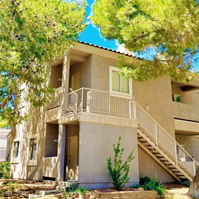 MLS: 2718932 Condo For Sale