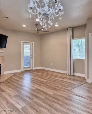 Photo #1: 2718932 Listing 