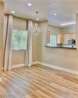 Photo #2: 2718932 Listing 