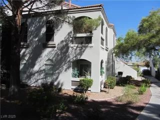 Photo #2: 2718940 Listing