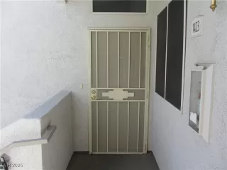 Photo #6: 2718940 Listing