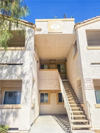 Photo #1: 2718961 Listing 