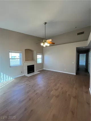 Photo #3: 2718975 Listing 