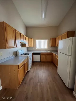 Photo #5: 2718975 Listing 