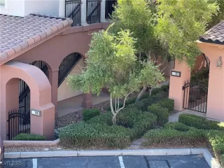 Photo #1: 2718985 Listing 