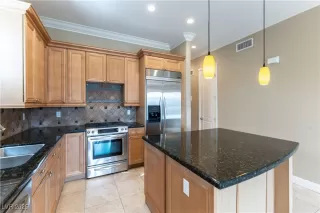 Photo #4: 2718985 Listing 