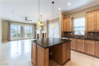 Photo #5: 2718985 Listing 