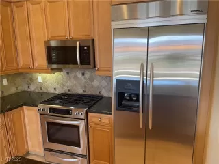 Photo #6: 2718985 Listing 