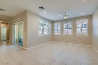 Photo #4: 2718995 Listing