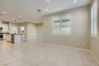 Photo #5: 2718995 Listing