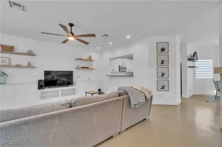 Photo #5: 2719001 Listing 