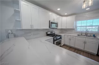 Photo #4: 2719002 Listing 