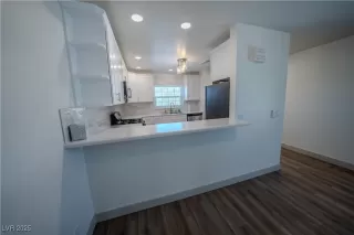 Photo #5: 2719002 Listing 