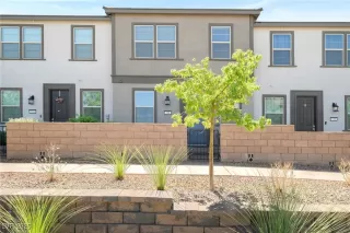 Photo #1: 2719008 Listing