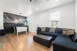 Photo #3: 2719008 Listing