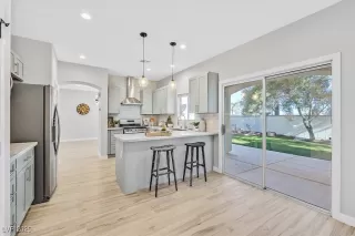 Photo #3: 2719019 Listing 