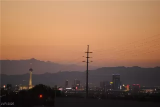 Photo #4: 2719059 Listing