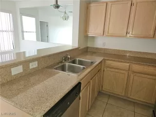 Photo #6: 2719074 Listing