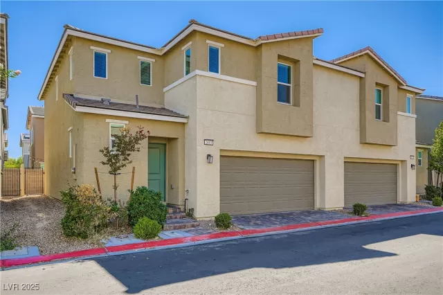 MLS: 2719077 Condo For Sale