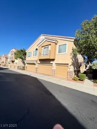 Photo #1: 2719097 Listing