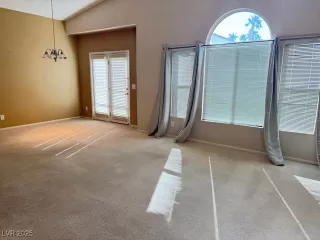 Photo #3: 2719097 Listing