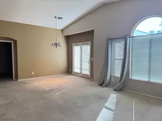 Photo #4: 2719097 Listing