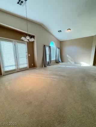 Photo #5: 2719097 Listing