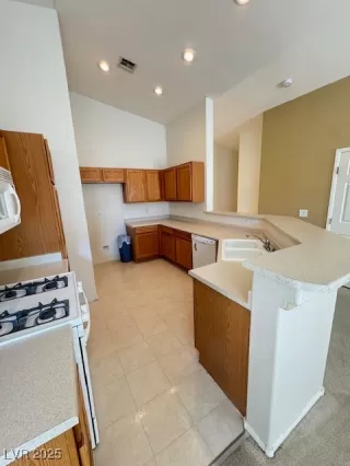 Photo #6: 2719097 Listing