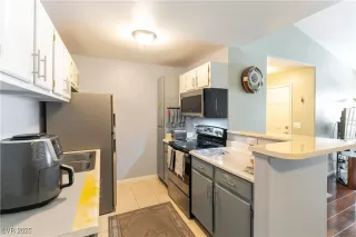 Photo #2: 2719111 Listing