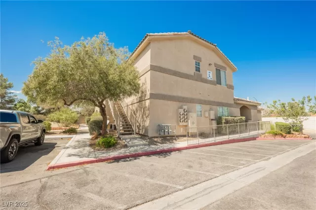 MLS: 2719123 Condo For Sale