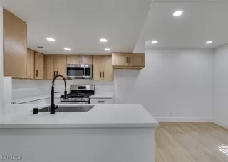 Photo #1: 2719130 Listing