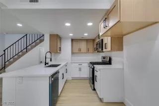 Photo #2: 2719130 Listing