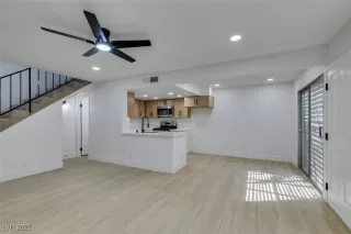 Photo #3: 2719130 Listing