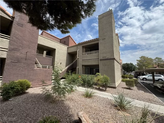 MLS: 2719140 Condo For Sale