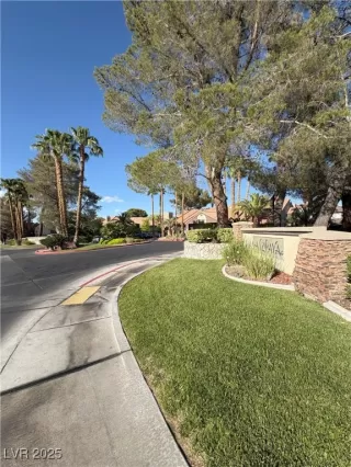 Photo #1: 2719140 Listing