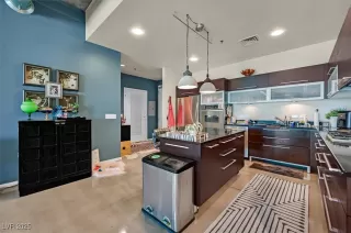 Photo #2: 2719146 Listing