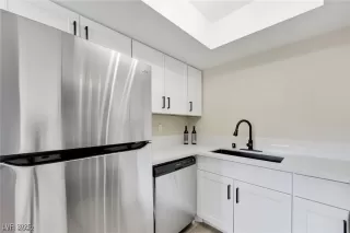 Photo #6: 2719153 Listing 