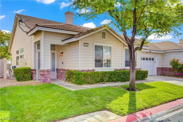 MLS: 2719159 Condo For Sale