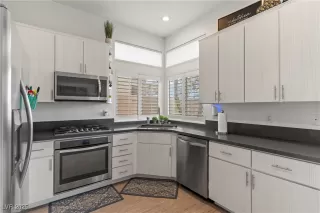 Photo #4: 2719159 Listing 