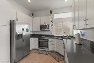 Photo #5: 2719159 Listing 