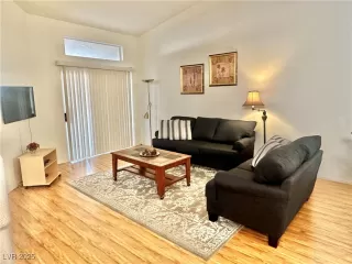 Photo #4: 2719188 Listing 